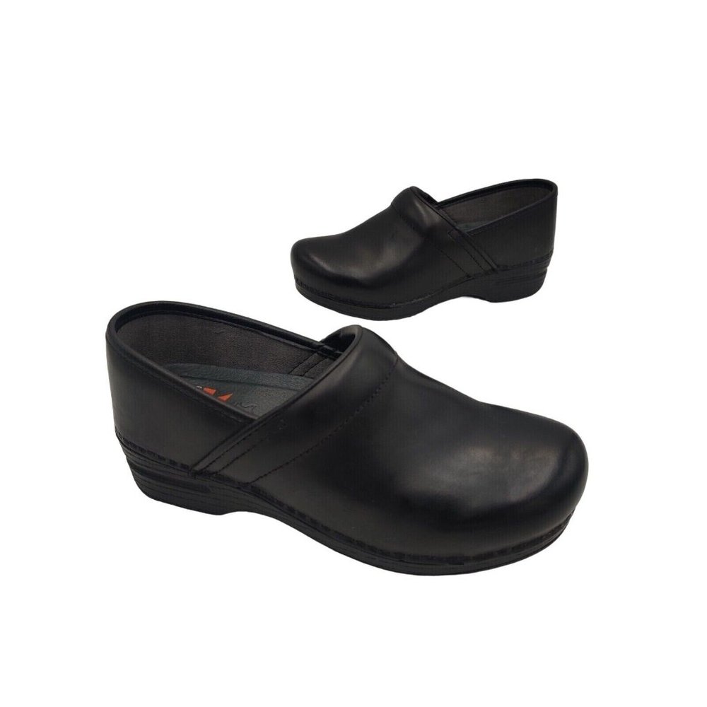 dansko Size 39 black clogs